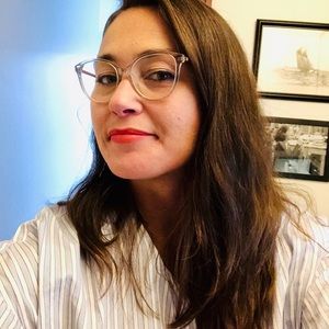 Meet your Posher, Yona